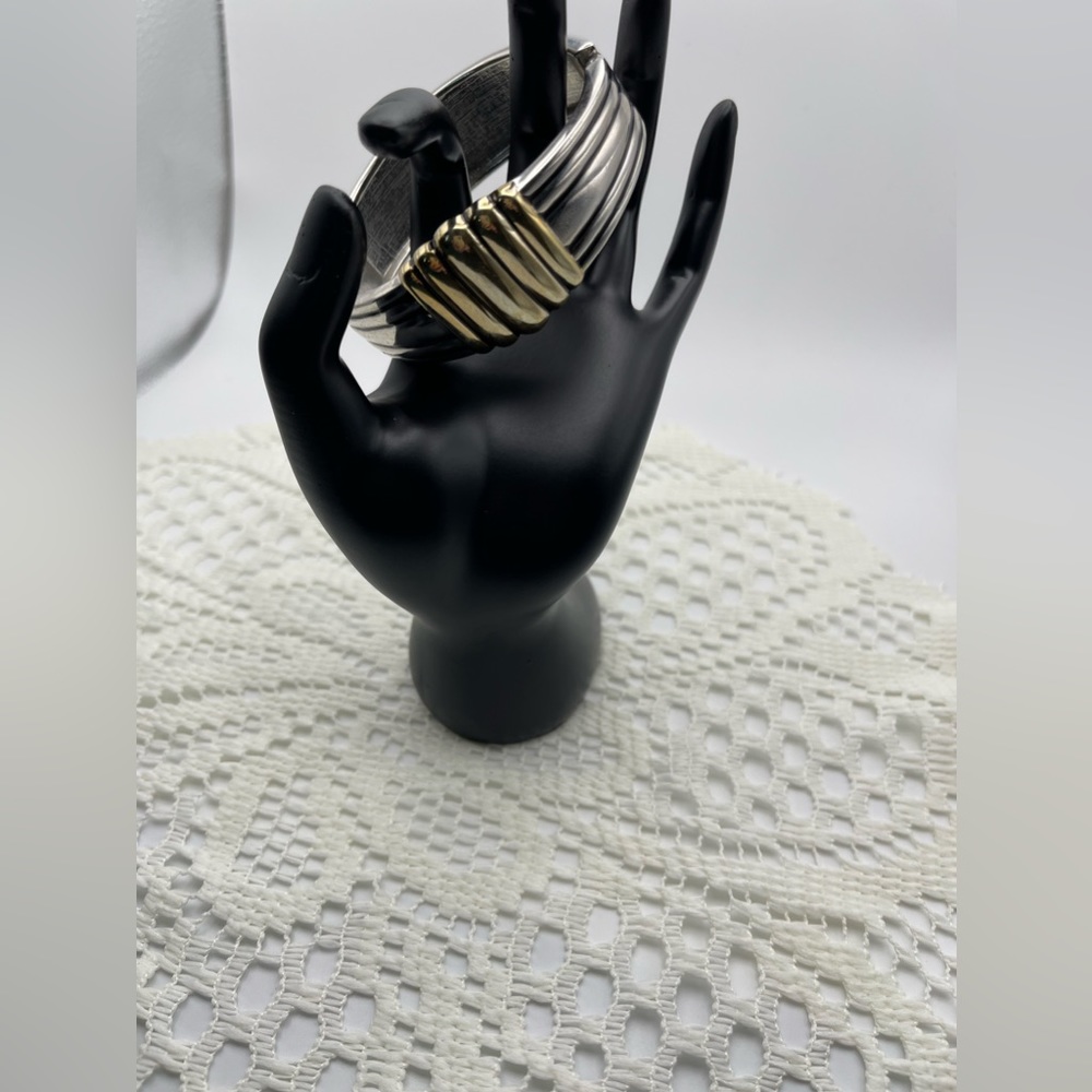 Vintage 2 toned hinged bracelet